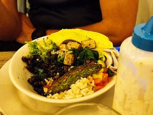 Bowl del dia at Lenteja Express - Centro in Medellin