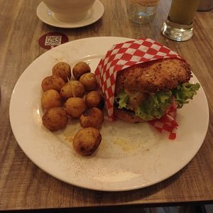 Hamburguesa at Lenteja Express - Centro in Medellin
