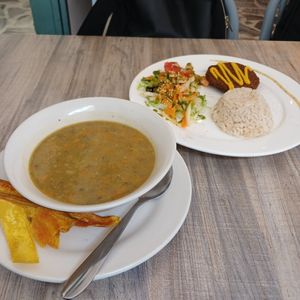 Menú del día (18.000) at Lenteja Express - Centro in Medellin