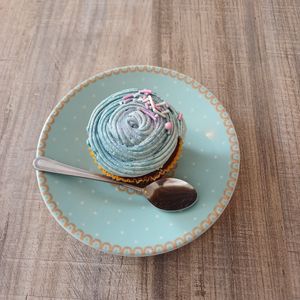 Cupcake de red velvet 7/10 at Lenteja Express - Centro in Medellin
