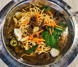 Crispy noodles at Jing Xin Vegetarian Food - 净心素食 - HDB Hub in Central Singapore