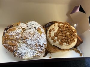 Frangipane & spéculoos 💚  at Have A Roll in Brussels
