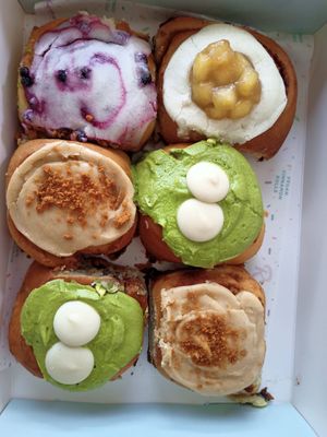 Matcha and lemon blueberry are the specials of june at Have A Roll in Brussels