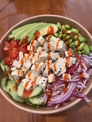 My custom-made bowl with sweet chili sauce — yours can be different 😉  at Sumak Poke in Fuerteventura