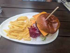 Beyond Burger with Vegan cheese at El Beso in Sevilla