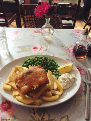 F*sh & Chips, September 2017 at Norman's Coach and Horses in London