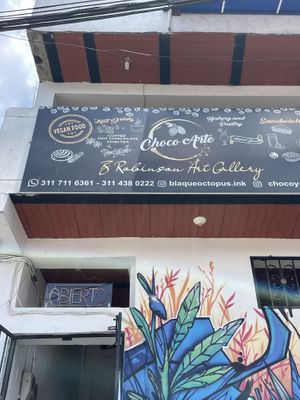 Sign says vegan food   at Choco Arte in Medellin