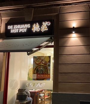 Front at De Zhuang Hot Pot 罗马 德庄火锅 in Rome