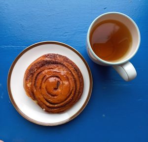 Cinnamon roll at Bundu in Kaunas