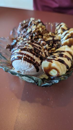 Banana split at Buen Confidente in Merida