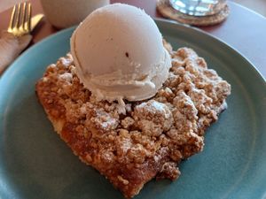 Apple pie at Buen Confidente in Merida