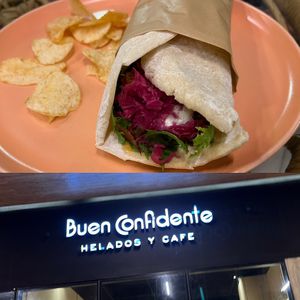 Gyro 🤤🤤🤤  at Buen Confidente in Merida