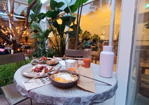  at Honest Greens - Chiado in Lisbon