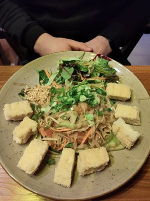 Reisnudeln mit Tofu at Umi Vegan in Berlin