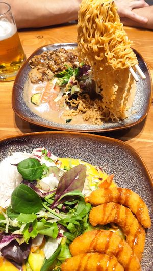 Flying noodles and Saigon Curry with Shrimpies at Umi Vegan in Berlin