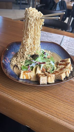 Singapore noodles (wheat noodles - not egg noodles) #Veganuary at Umi Vegan in Berlin