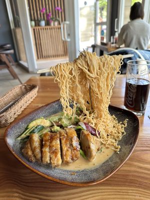 Flying noodles with duck   at Umi Vegan in Berlin