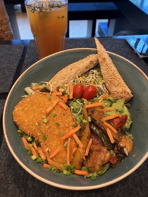 salad vegan chicken   at Hans im Glück - Caleido in Stuttgart