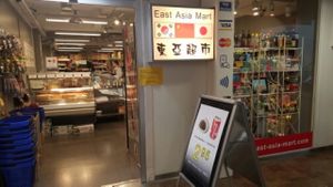 Entrance at East Asia Mart - Tampere in Tampere