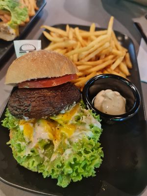 Portobello Cheezy Version 1 ~ 8/2/23 at nomVnom Cafe in Johor Bahru