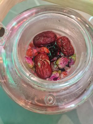 Red For Love pot tea 🫖 ~ 23/3/23 at nomVnom Cafe in Johor Bahru