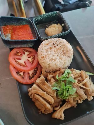 Hainanese Chicken Rice ~ 17/5/23 at nomVnom Cafe in Johor Bahru