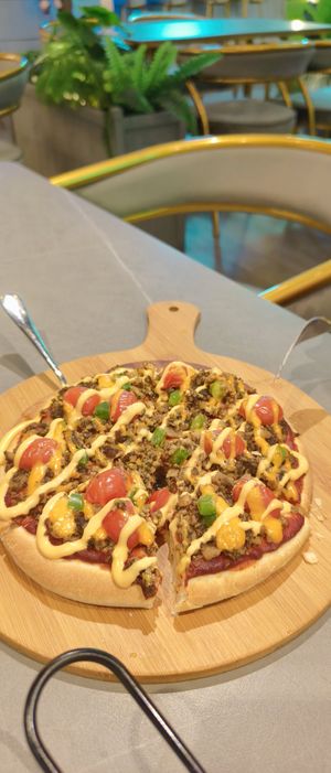 Pizza at nomVnom Cafe in Johor Bahru