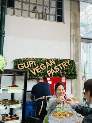 💜  at Gupi Vegan Pastry - Pop Up in Lisbon