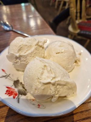  at STN - Comptoir Libanais in Stansted