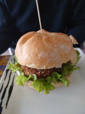 Hamburguesa vegana at La Milla Cafetería in San Miguel De Meruelo