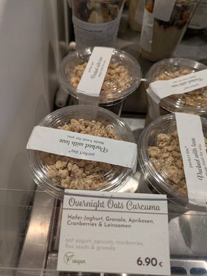 Vegan granola at FRA - Perfect Day - T1 in Frankfurt
