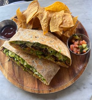 Yo soy fuerte 💪🏽   at Cafe Gratitude in Venice