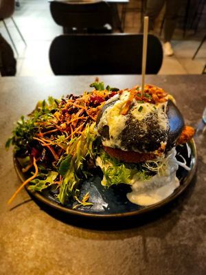  at Good and Well in Lyon