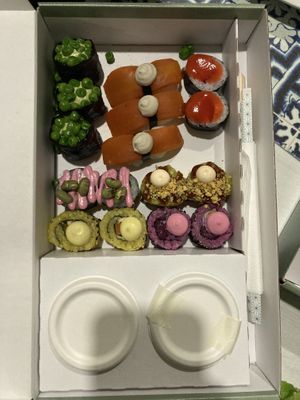 Rainbow box   at EssenzaSushi in Milan