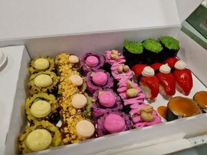 Rainbow box at EssenzaSushi in Milan