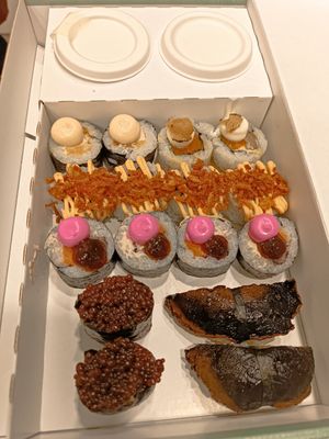 Tasty Box medium (spicy traffle crispy, tiramisù and mashroom) at EssenzaSushi in Milan