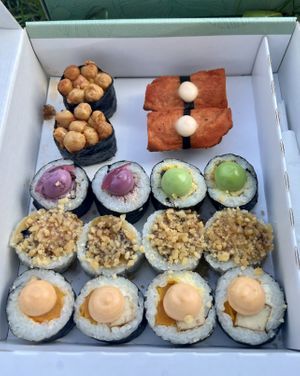 Protein box 16 pezzi  at EssenzaSushi in Milan