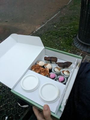 Tasty box small at EssenzaSushi in Milan