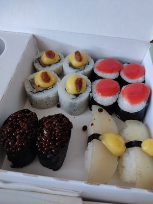 Sushi dolci at EssenzaSushi in Milan