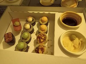 Box small protein at EssenzaSushi in Milan