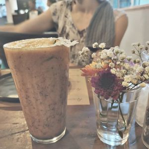 Suco de morango e maracujá. at Moringa in Niteroi