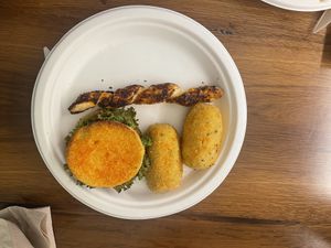 Burger, mozzarella, crispy bread stick   at Artisti del Vegetariano - Corso Magenta in Milan