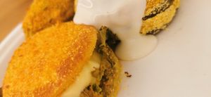 Mini burger and eggplant at Artisti del Vegetariano - Corso Magenta in Milan