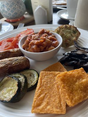 The main event includes bubble & squeak, baked beans, roasted tomatoes/zucchini/mushrooms, sausages, polenta, toast & jam. This is what breakfast dreams are made of    at Blaeberry House in Inverness