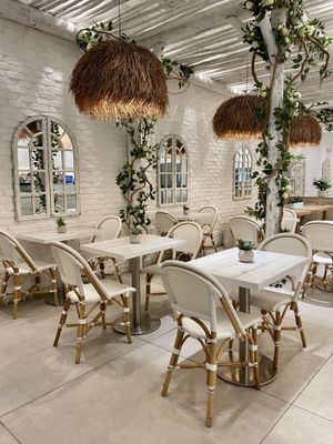 Nice interior decor  at Pura Vida - Miracle Mile in Coral Gables