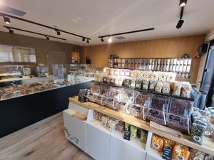 Inside tge shop, overview at T-nuts in Beernem