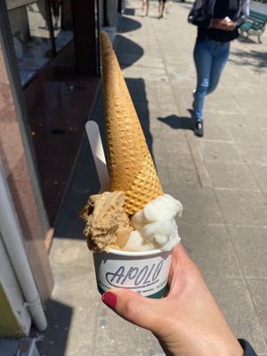 helado de chai latte y chirimoya 🖤 at Apolo in Santiago