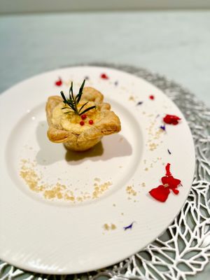   at Hug & Kiss Cafe in Tokyo