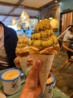 Vegan pistachio ice cream in a vegan croissant😍 at British Patagonia in North London