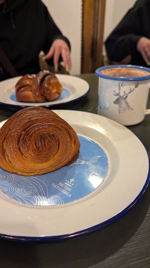 The layers on that croissant 🤤 at British Patagonia in North London